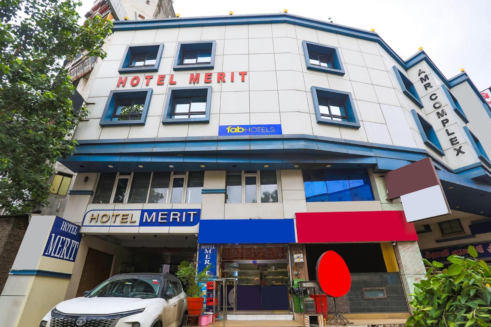 Hotel Merit Surat Luaran gambar